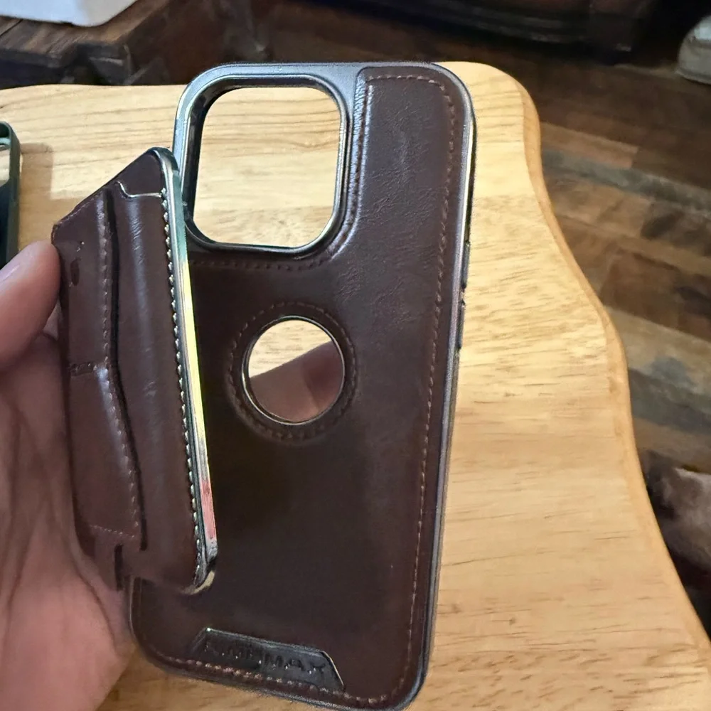 Men’s iPhone 14 Pro cases.